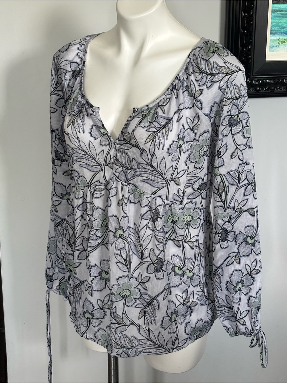 Princess Vera Wang Floral V-Neck Blouse - White, Gray with Green Accents